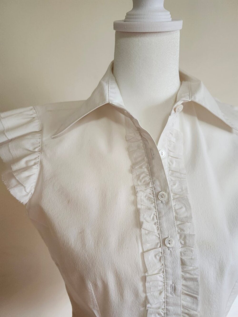 Sandra Angelozzi White winged Size 36 Medium